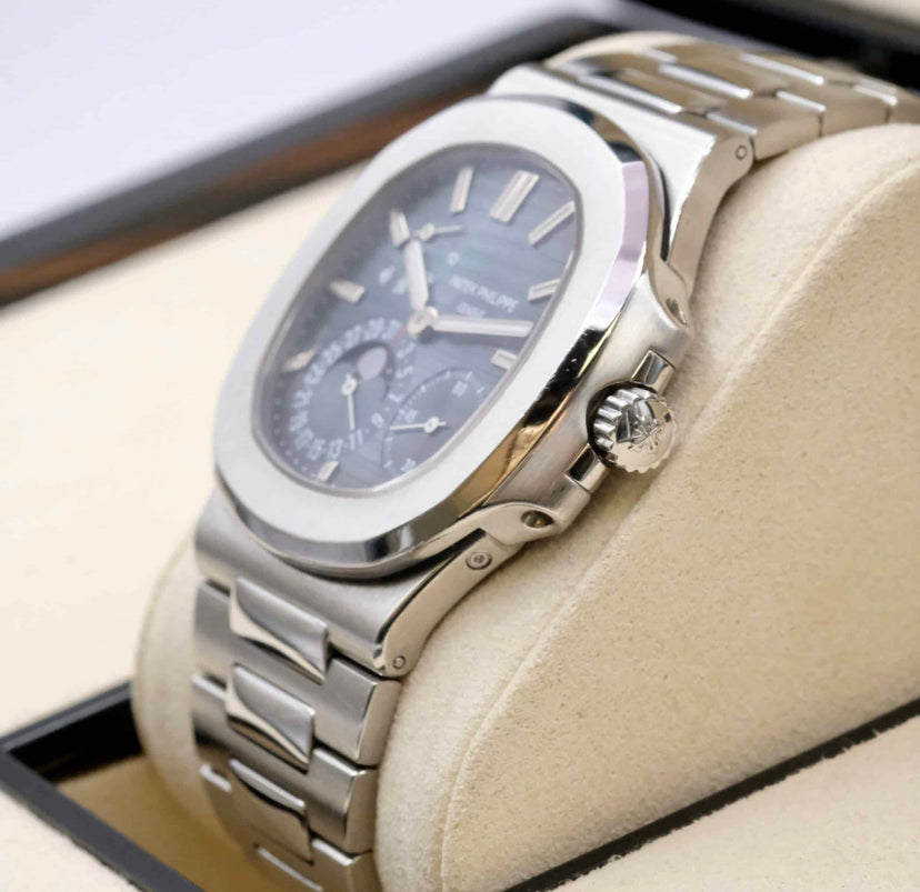 Patek Philippe 5712/1A 40 mm con Fasi Lunari